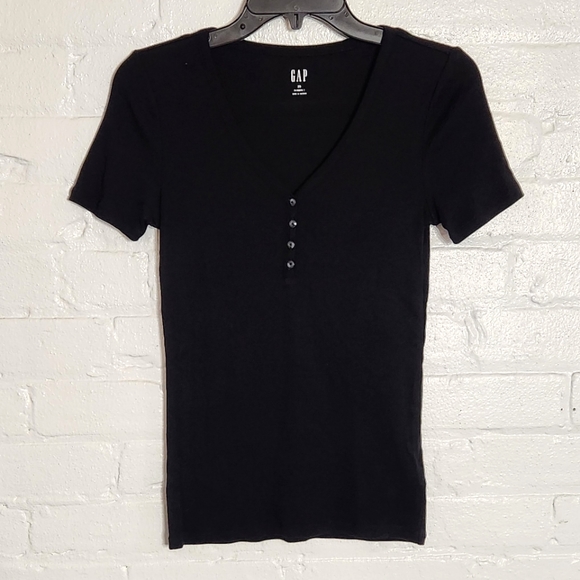 GAP Tops - GAP 4-Button V-Neck Top